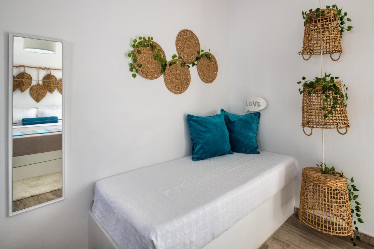 Sol Mare Salis Apartment Kamari  Exterior photo