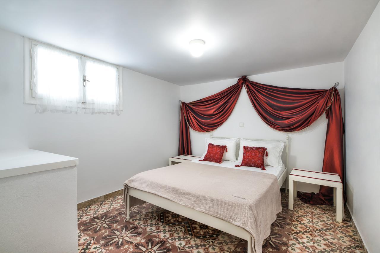 Sol Mare Salis Apartment Kamari  Exterior photo